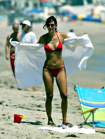 Red bikini images of Courtney Cox