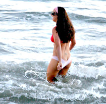 Hot bikini slip of Britney Spears