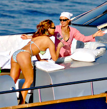 Mariah Carey in bikini private pics